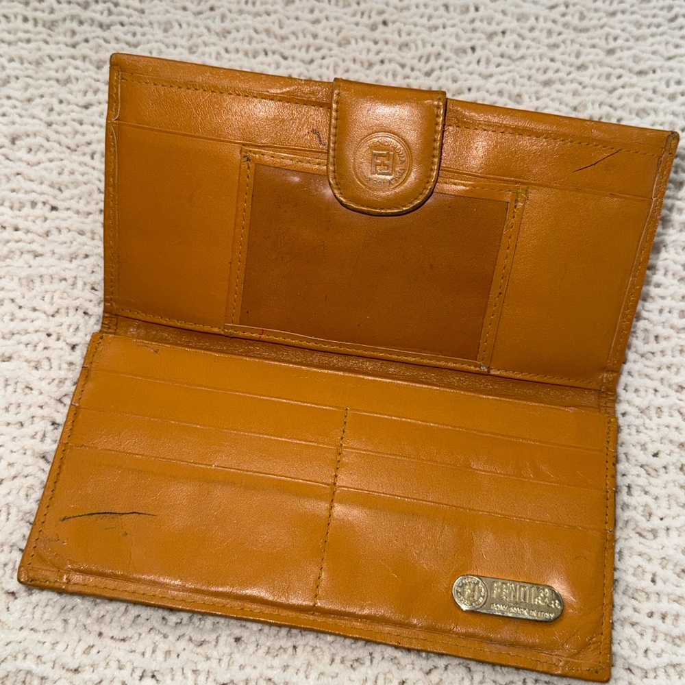 Fendi - Picture 3 of 6